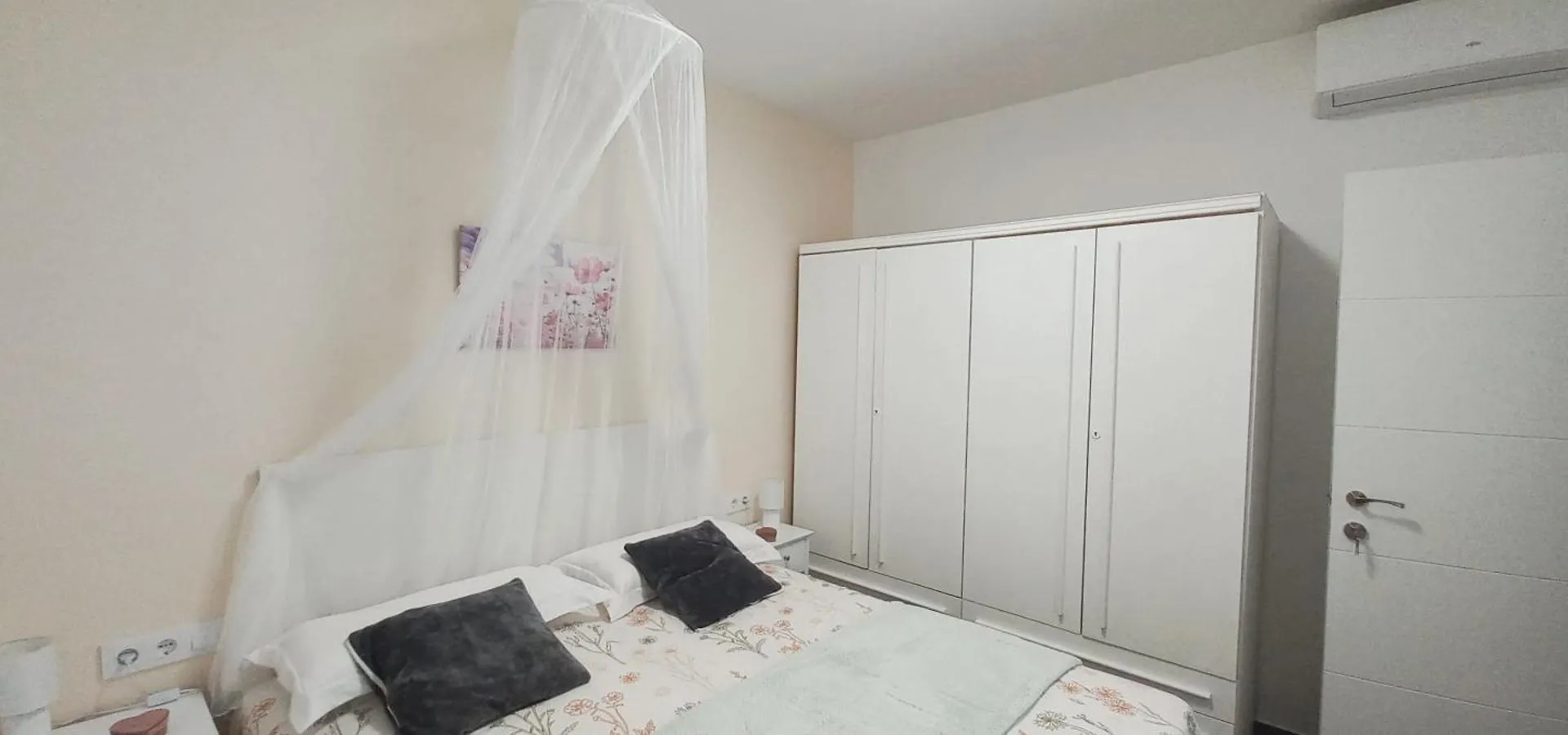 Apartamento Cozy And Sunny Penthouse Fira Bcn L'Hospitalet de Llobregat España